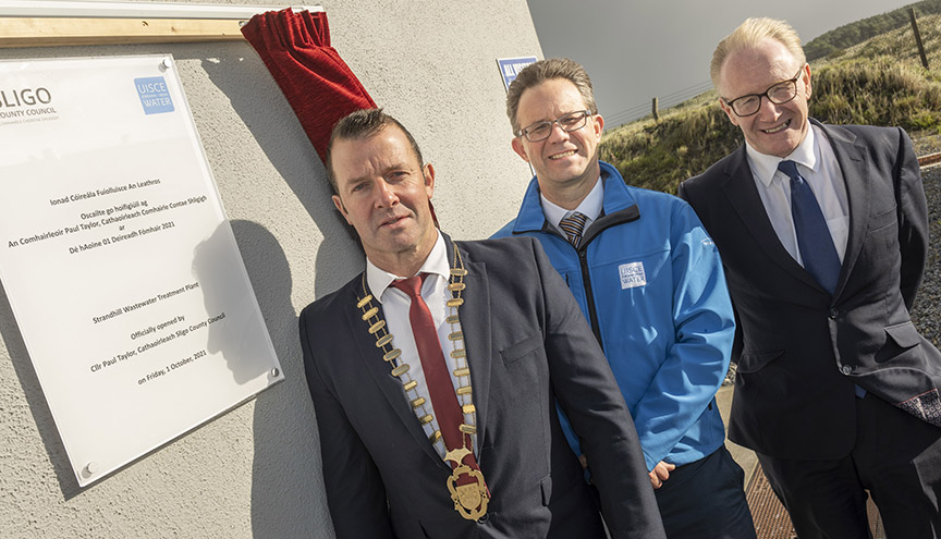 Pictured at the official opening of the Waste water treatment plant Strandhill, Sligo. Pictured at the plaque unveiling by the Cathaoirleach of Sligo County Council. L/R Cathaoirleach of Sligo County Council Cllr Paul Taylor who officially opened the Strandhill waste water treatment plant, Paul Fallon (Irish Water) and Minister Frank Feighan (Minister of State for Department of Health (Public Health, Well Being and National Drugs Policy). Pic: Michael McLaughlin